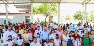 Premia Ayuntamiento a jóvenes ganadores del concurso Pintando por la Paz.