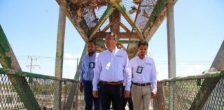 Realizan autoridades del Ayuntamiento de Reynosa supervisión de puentes peatonales municipales.
