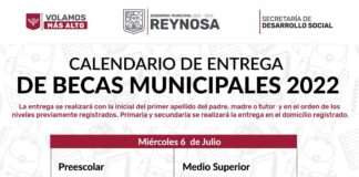 Continúa Alcalde Carlos Peña Ortiz con entrega de Becas Municipales