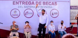 Entrega Alcalde Carlos Peña Ortiz beneficios a personas vulnerables