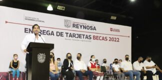 Entregó Alcalde Carlos Peña Ortiz tarjetas de Becas