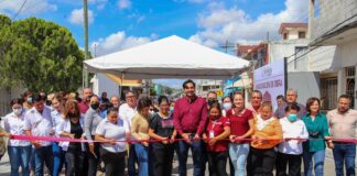 Inauguró Carlos Peña Ortiz pavimentación hidráulica con vecinos de La Cañada