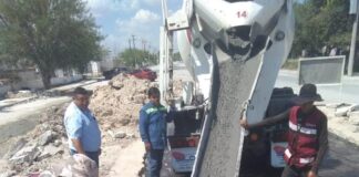 Repone COMAPA Reynosa concreto hidráulico en colonia Las Granjas