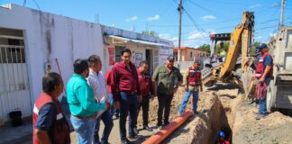 Mejora Gobierno de Carlos Peña Ortiz drenaje sanitario en la Narciso Mendoza
