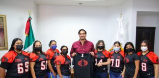 Visitaron atletas al Alcalde Carlos Peña ortiz