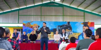 Entregó Alcalde Carlos Peña Ortiz más computadoras a escuela primaria