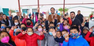 Entregó Alcalde de Reynosa computadoras a escuela de Villa Florida