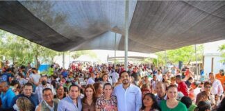 Reciben familias de Unidad y Esfuerzo al Alcalde de Reynosa