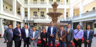 Establece Carlos Peña alianza para ordenar transporte de carga