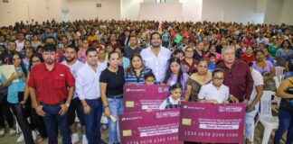 Entregó Carlos Peña Ortiz 2,200 tarjetas de Becas Municipales en Reynosa