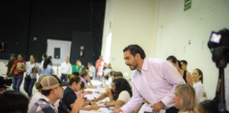 Entregará Alcalde Carlos Peña Ortiz tarjetas de Becas a universitarios