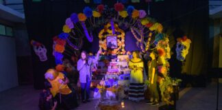 IRCA dedica ofrenda a Rubén Fuentes