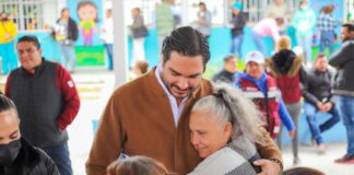 Recibieron habitantes de la Carlos Cantú al Presidente Municipal Carlos Peña Ortiz