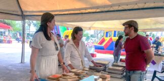 Invita el Alcalde Carlos Peña Ortiz a conocer y apoyar a artistas y artesanos locales