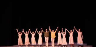 Se sumergen estudiantes en un ‘mar de arenas’