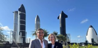 Visita gobernador Américo Villarreal empresa SpaceX en Texas